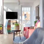 Suite-10 Apartment