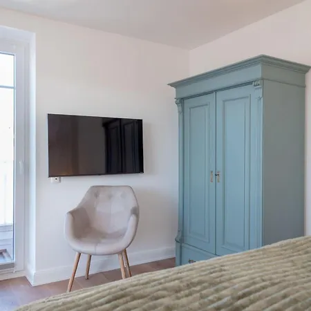 Apartment Suite-10 *